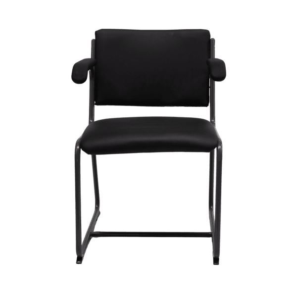 Mobiliario Escolar Torre-Pacheco: Silla de confidente tapizada en negro con estructura de patín metálica y reposabrazos para despachos y salas de reuniones en Torre-Pacheco.