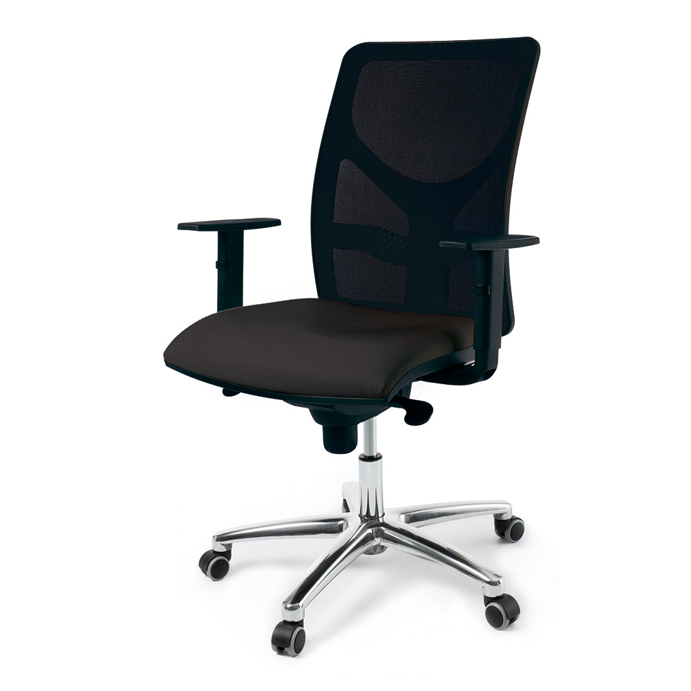 Mobiliario Escolar Jumilla: Silla de oficina ergonómica con respaldo de malla transpirable negra, reposabrazos ajustables y base cromada con ruedas para despachos en Jumilla.
