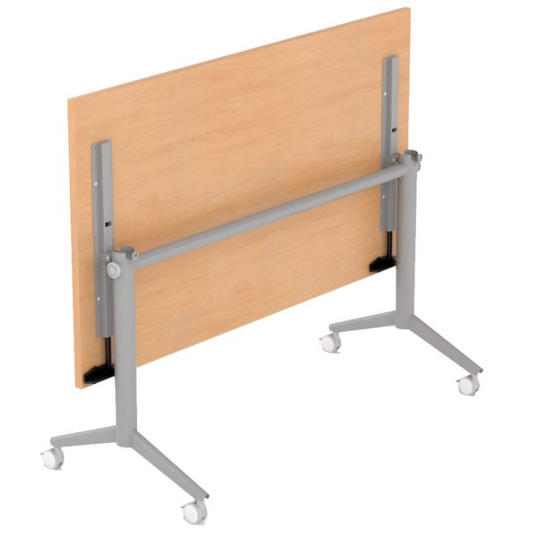Mobiliario Escolar San Miguel de Salinas: Mesa plegable profesional con tablero de madera clara, estructura metálica gris con ruedas bloqueables y sistema de abatimiento vertical para optimización de espacio en San Miguel de Salinas.