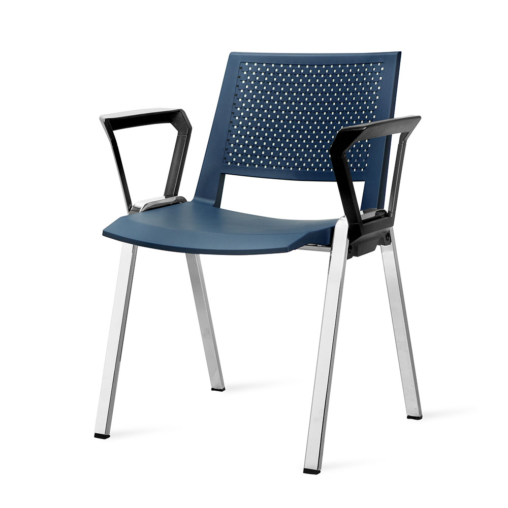 Mobiliario Escolar Dolores: Silla escolar polivalente en color azul con respaldo ergonómico perforado para ventilación, reposabrazos de diseño y estructura metálica reforzada para centros en Dolores.
