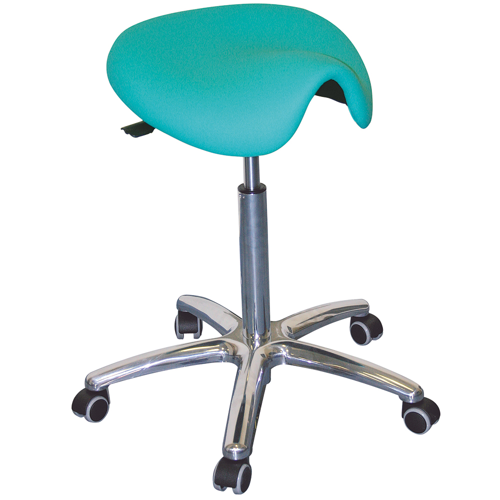 Mobiliario escolar Cox: Taburete ergonómico tipo silla de montar en color turquesa con base de aluminio cromado de cinco radios y ruedas para laboratorios y clínicas en Cox.