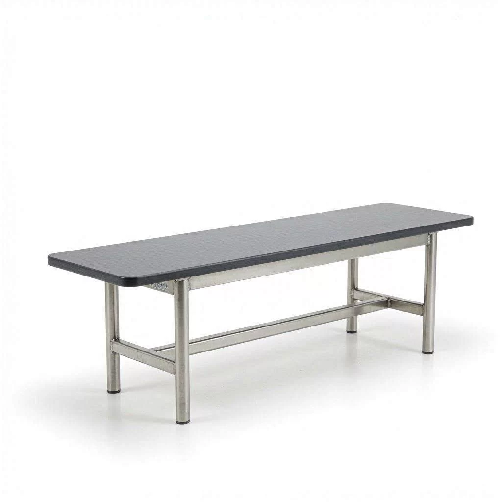 Bancos de vestuario para colegios con estructura de acero inoxidable y asiento de compacto fenólico gris sobre fondo blanco